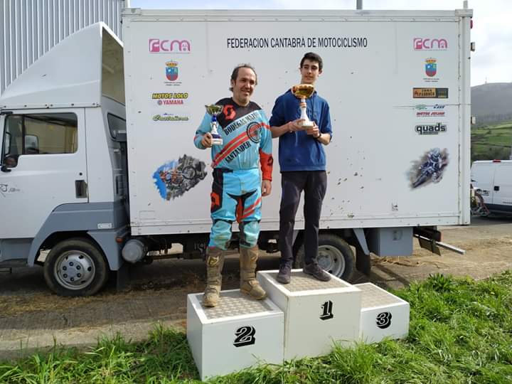 Campeonato cántabro de Motocross. Equipo Bodegas Mazón